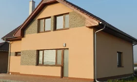 häuser Slovenský Grob